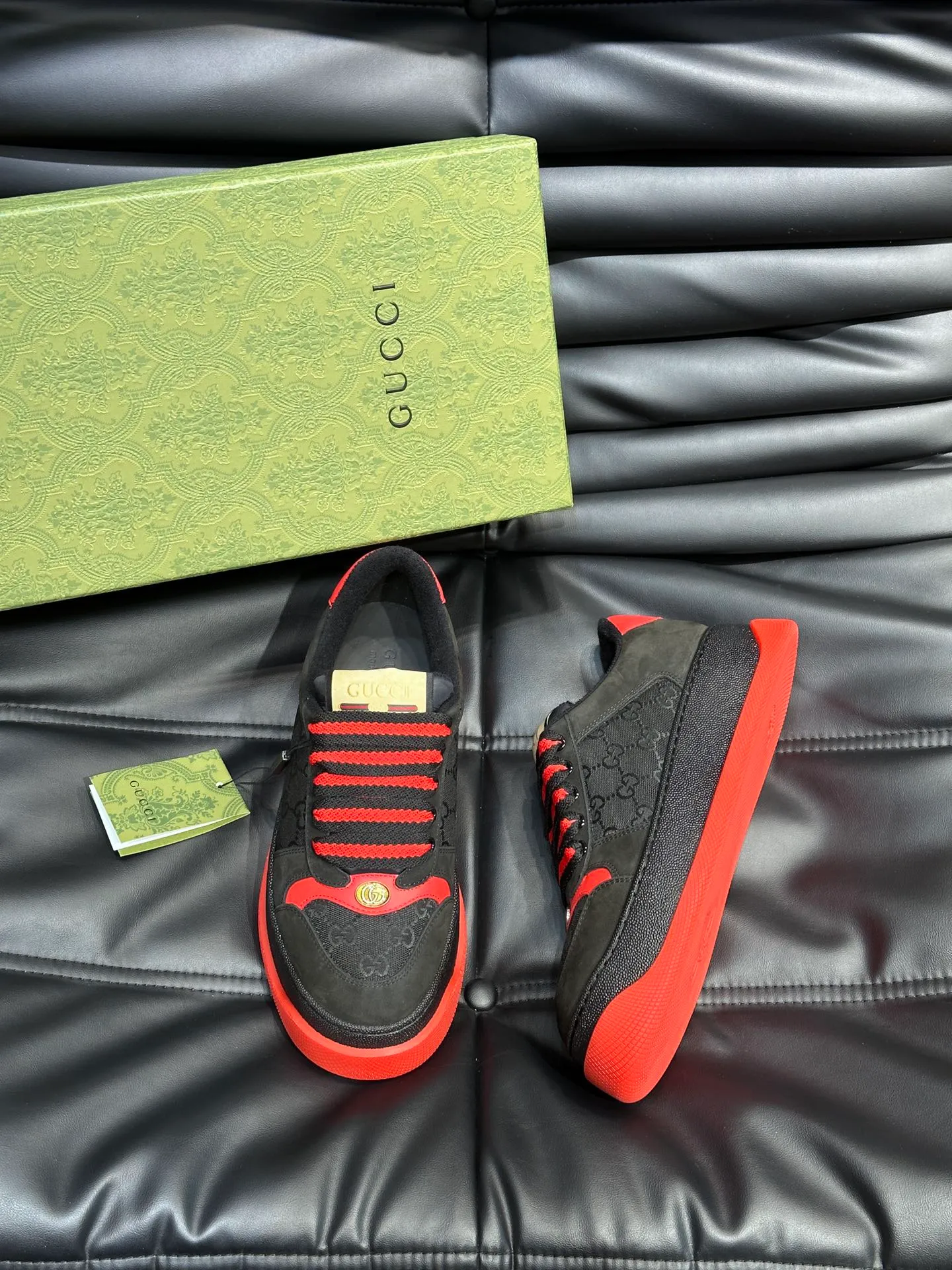 Men's men's shoes 💰p480 "GUCC*" Screener series 👫 Couple style GG thick-soled sneakers, the Screener series is inspired by the classic sneakers of the 1970s, cleverly incorporating the retro Gucci logo, two-color waterproof platform soles, and 5CM thick soles to enhance the aura, conveying the new design concept that a single product should be permanently accompanied by the passage of time, creating a retro distressed effect, decorated with metal double G oval enamel details! High-quality, versatile classic items, highly recommended. Size female 35-39, male 38-44